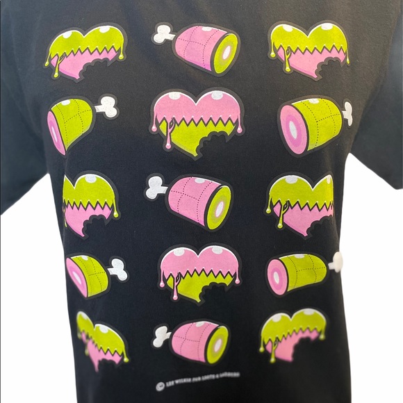 Hearts & Ham Graphic Black Tee - Picture 4 of 4